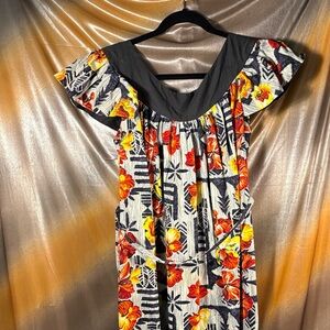 Tropical Floral Maxi Dress with Black Details. Bow in the‎ back. Inc belt GG